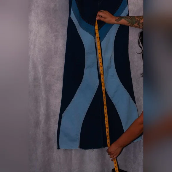 Fashion Nova Blue Denim Patchwork Flare Jeans ~ Size 11 - Picture 4 of 5